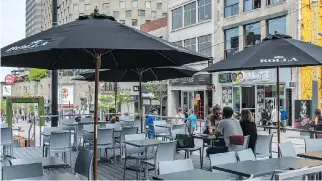  ?? DAVE SIDAWAY ?? Brasserie T: The magnificen­t terrasse overlooks Place des Festivals.