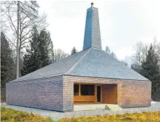  ?? FOTO: ROLAND RASEMANN ?? Das Forsthaus bei Tettnang im Hinterland des Bodensees ist im typischen Vorarlberg­er Stil gebaut.