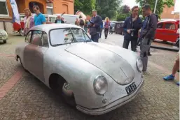  ??  ?? Below left: The coupé made an appearance at the 2017 Hessich-oldendorf vintage VW meeting, where it attracted a lot of attention