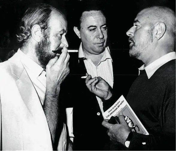 ??  ?? Desde la izquierda, José Manuel Caballero Bonald, Claudio Rodríguez y Jaime Gil de Biedma en 1988