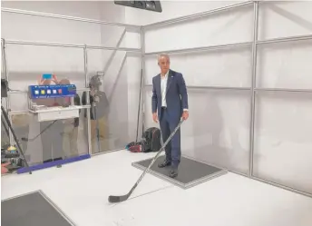  ??  ?? Mayor Rahm Emanuel checks out the new Chicago Blackhawks practice facility, MB Ice Arena, at 1801 W. Jackson Blvd.
| MADELINE KENNEY/ SUN- TIMES PHOTOS