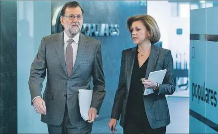  ?? TAREK / EFE ?? Mariano Rajoy y María Dolores de Cospedal en la sede de Génova, donde se celebró el consejo de dirección