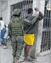  ?? ?? Apoyo. Militar en un operativo ejecutado en noroeste de Guayaquil.