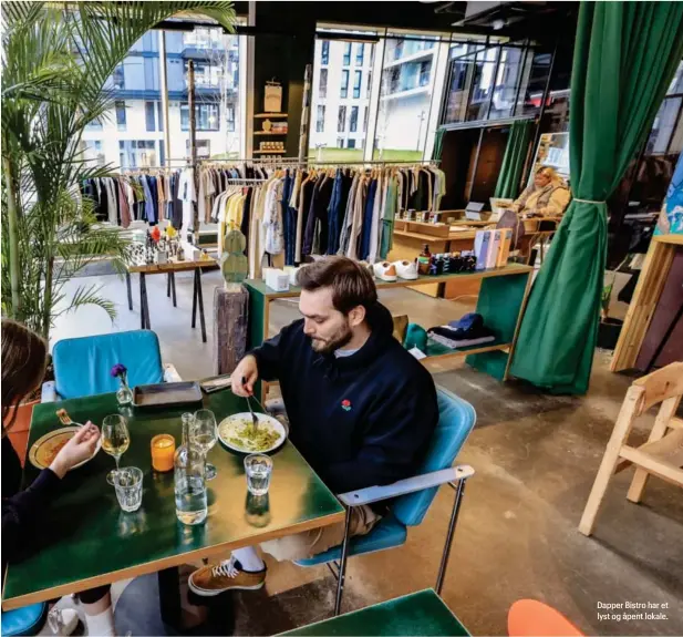  ?? FOTO Olav Olsen ?? Dapper Bistro har et lyst og åpent lokale.