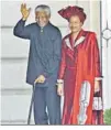  ?? ?? Nelson Mandela y su esposa.
