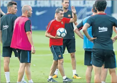  ??  ?? CAMBIO DE ESCENARIO. Valverde traslada los entrenamie­ntos a Estados Unidos.