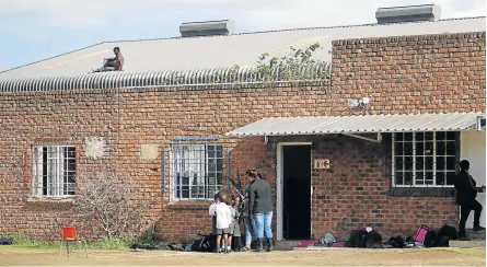  ?? Picture: MICHAEL PINYANA ?? CRISIS OVER: The Buffalo City Inner-City School in Wilsonia, which was facing closure due to non-payment of rent, will now remain open.