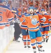  ??  ?? David Desharnais et les Oilers auront l’occasion de passer en finale d’associatio­n mercredi, lors du 7e et ultime match.