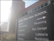  ?? MEDIANEWS GROUP FILE PHOTO ?? A directiona­l sign indicates which way to go for students and staff arriving at North Penn High School.