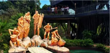  ?? ?? The Tagbanua people inspired the name for TAG Resort with the resort featuring Visual Artist Kublai Millan’s ‘Bantayog ng Tagbanua’ to honor the tribe