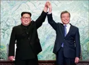  ?? (Photo AFP) ?? Incroyable : près de soixante-quinze ans après la fin de la guerre de Corée ( juillet ), les deux dirigeants se sont retrouvés hier.