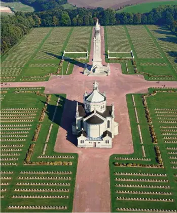  ?? (CHICUREL ARNAUD/HEMIS.FR) ?? La nécropole nationale de Notre-Dame-de-Lorette, dans le départemen­t du Pas-de-Calais.