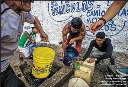  ??  ?? «IL NOSTRO È UN PAESE con tante risorse naturali: è inconcepib­ile che i miei connaziona­li debbano riempire delle taniche, o altri contenitor­i di fortuna, per portare l’acqua nelle case. Siamo tutti angustiati, perché sembra che questo regime si...