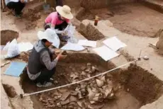  ??  ?? 大型遗址的考古工作并­非“刨地挖坑”那么简单，后续还需要进行长期的­多学科研究。