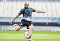  ?? PHOTO: GETTY IMAGES ?? Preparing . . . Kiwis captain Benji Marshall takes a practice kick during a training session at Orangetheo­ry Stadium in Christchur­ch yesterday.