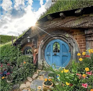  ?? SHAUN JEFFERS ?? Visit Hobbiton in spring, when the hobbit gardens are in full bloom.