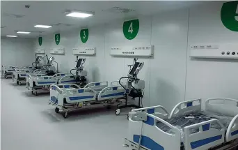  ??  ?? Il reparto
Alcuni dei letti del nuovo reparto di Terapia intensiva realizzato a tempo di record a Milano