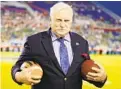  ?? JOEL AUERBACH AP ?? Howard Schnellenb­erger was offensive coordinato­r for unbeaten 1972 Dolphins team that won Super Bowl VII.