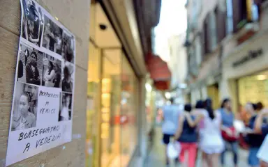  ??  ?? L’allarme Le zone maggiormen­te a rischio sono quelle della stazione, di piazzale Roma, Tronchetto, San Marco e Rialto