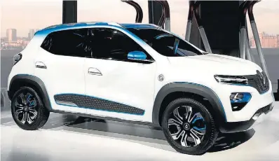  ?? FOTOS: BENOIT TESSIER/REUTERS ?? Hatch Kwid elétrico promete 250 km de autonomia, será produzido na China e poderá vir ao Brasil