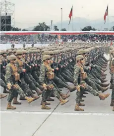  ??  ?? ► El Ejército también está revisando los viajes.