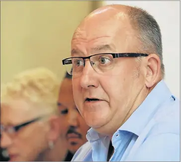  ?? Picture: EUGENE COETZEE ?? UNDER SPOTLIGHT: Mayor Athol Trollip presents his ‘first 100 days in office’ progress report to the media