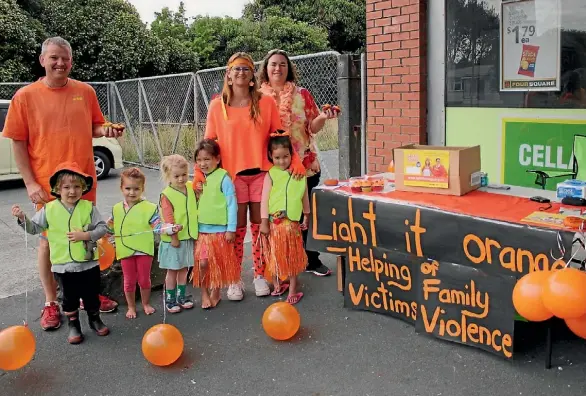  ?? JANE MATTHEWS/FAIRFAX NZ ?? Stuart McBain, Nika Booker and Nicola Bryant stood with Lochlan, Claire, Molly, Kyeisha, and Sophia at the Kaponga Four Square.