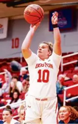  ?? BOSTON UNIVERSITY ATHLETICS ?? A natural shooter, BU’s Alexandra Giannaros can now attack the rim.