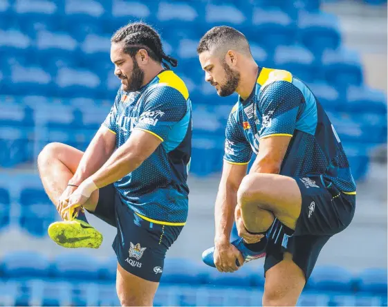  ?? Picture: JERAD WILLIAMS ?? Titans duo Konrad Hurrell (left) and Jarryd Hayne completed training yesterday and should be cleared to play Cronulla tonight.