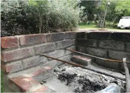  ?? Pictures: TYLER RIDDIN ?? SORRY STATE: Newly erected braais at the Nahoon Caravan Park, costing R10,000 each, are already cracking and crumbling despite only being up for around two months.