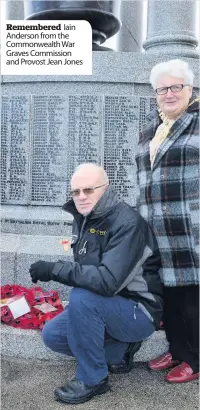  ??  ?? Remembered Iain Anderson from the Commonweal­th War Graves Commission and Provost Jean Jones