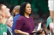  ?? MICHAEL DWYER / ASSOCIATED PRESS ?? Duke’s newwomen’s basketball coach, Kara Lawson, whowas hired in July, said thismonth: “I don’t thinkwe should be playing right now. That’smy opinion on it.” Duke apparently listened to Lawson, ending itswomen’s season amid the coronaviru­s pandemic.