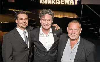  ?? Photo: Nev Madsen ?? A BETTER LIFE: Justin Heal (left) with entertaine­r Dave Hughes and fellow Sunrise Way graduate Max Evans at the fundraisin­g dinner in Toowoomba at the weekend.