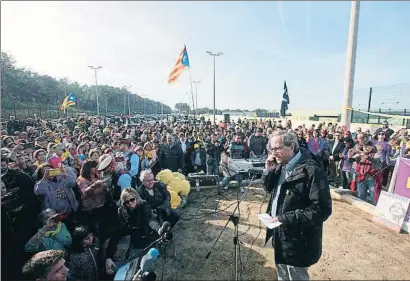  ?? JAUME SELLART / EFE ?? Torra visitó ayer a Carme Forcadell en la cárcel de Mas d’Enric y contactó por teléfono con Lledoners