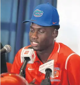  ?? CARLINE JEAN/SUN SENTINEL ?? Kaiir Elam of Benjamin School in Palm Beach Gardens announced Wednesday that he will follow in the footsteps of his uncle, Matt Elam, by attending Florida.