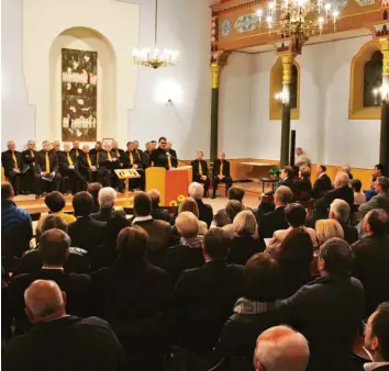  ?? Foto: Gusbeth ?? Zum Tag der deutschen Einheit kam Staatsmini­sterin Marion Kiechle in die Synagoge in Binswangen. Eines der vielen Events, das im vergangene­n Jahr die Besucher zahlreich anlockte.