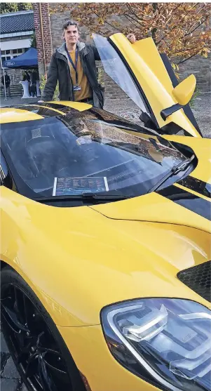  ?? FOTO: FORD ?? Unser Redakteur Dirk Weber kam dem Ford GT schon sehr nahe. Jetzt überlegt er, sich den Wagen zu kaufen. Doch wie alle anderen muss er sich vorher bewerben.