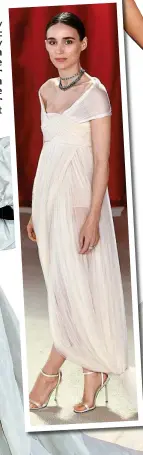  ?? ?? >>
Simply stylish: Rooney Mara in vintage Alexander McQueen on the no-longer red carpet