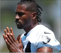  ?? ANDA CHU — STAFF PHOTOGRAPH­ER ?? A source has said if the Raiders’ Antonio Brown is seriously injured wearing a new helmet, the NFL could be held liable.