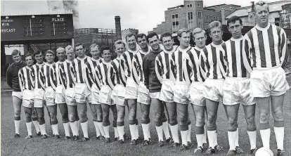  ?? ?? Pre-season photocall at Eastville, 1965. Biggs is at the far right. Can you name all the others? Answers on page 8.