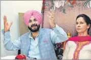  ?? HT FILE ?? Cricketer-turned-politician Navjot Singh Sidhu at a press conference with his wife Navjot Kaur Sidhu in Amritsar.