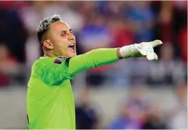  ?? AFP ?? Keylor Navas fue examinado durante el descanso.