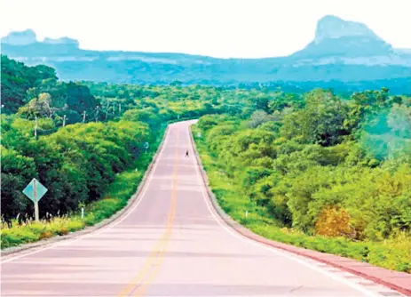  ?? EJUTV ?? La carretera Roboré-el Carmen que fue adjudicada a la empresa brasileña Camargo-correa.