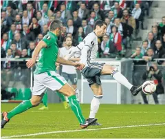  ?? REUTERS ?? Manchester United’s Henrikh Mkhitaryan scores the match-winning goal.