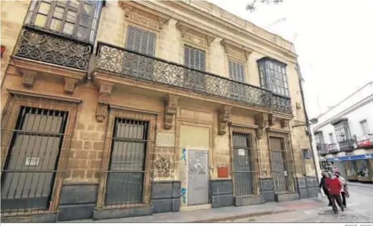  ?? MANUEL ARANDA ?? La casa natal de Manuel Lora-Tamayo será rehabilita­da para albergar apartament­os turísticos.