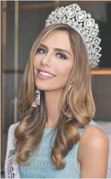  ??  ?? Ángela Ponce se coronó Miss España y representa­rá a ese país en Miss Universo.