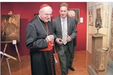  ??  ?? Museumslei­ter Stephan Kaiser traf Kardinal Meisner 2010 bei der Eröffnung der Klosteraus­stellung.