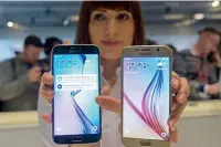  ??  ?? The world’s largest maker of memory chips is about to launch the Galaxy S6 smartphone.