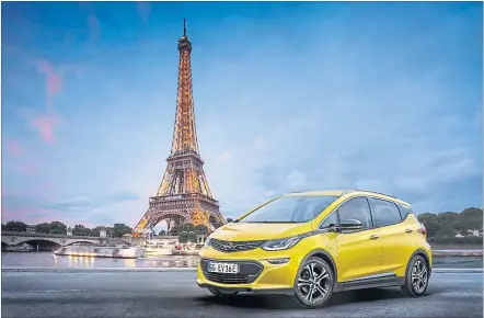  ?? [ Werk] ?? Beschleuni­gungswerte wie ein Sportwagen: Auch im Alltag soll der Opel Ampera-e deutlich über 300 km weit kommen.