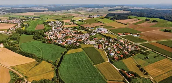  ?? Foto: Manfred Selzle ?? Blick auf Ziertheim und Teile von Dattenhaus­en. Im Heimat-Check landet die Gemeinde auf dem letzten Platz.